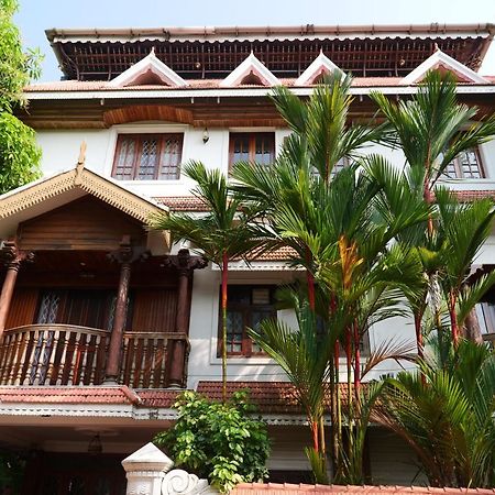 Hotel White Rose Kochi Luaran gambar
