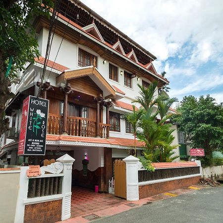 Hotel White Rose Kochi Luaran gambar