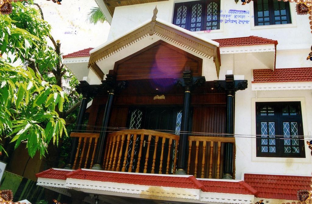 Hotel White Rose Kochi Luaran gambar