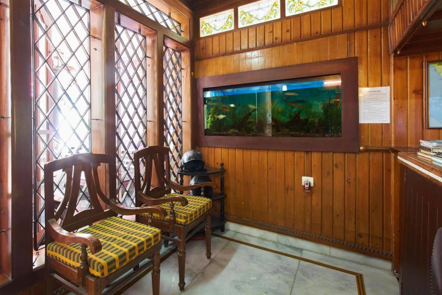Hotel White Rose Kochi Luaran gambar